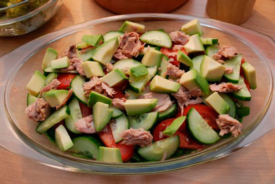 Avokado Salatası Tarifi ve Malzemeleri