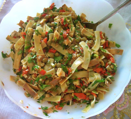 Erişte Salatası Tarifi ve Malzemeleri