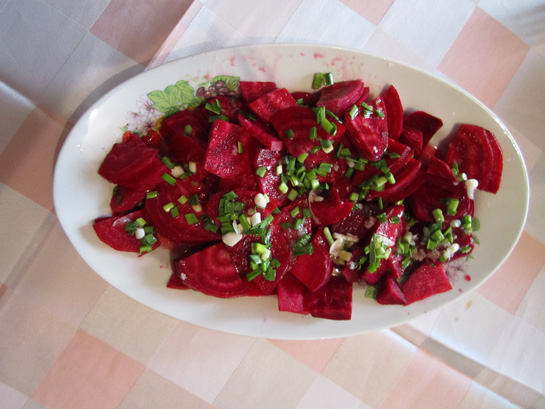 Kırmızı Pancar Salatası Tarifi ve Malzemeleri