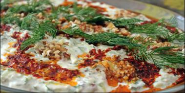 Yoğurtlu Kabak Salatası Tarifi ve Malzemeleri Yoğurtlu Kabak Salatası
